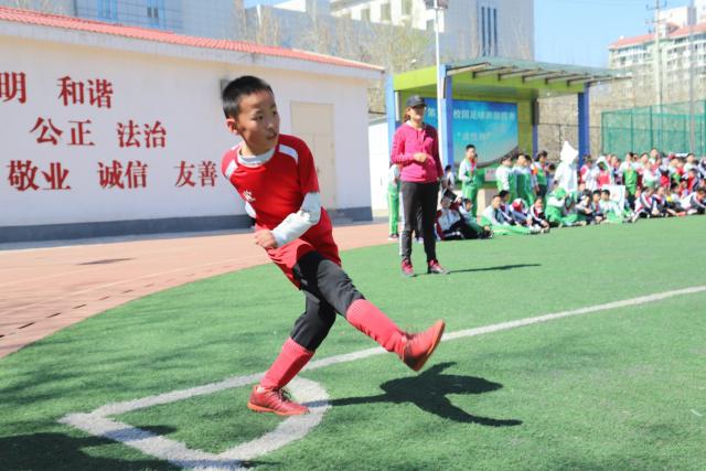 演唱会结束后，谢霆锋直奔沈阳享受烧烤！